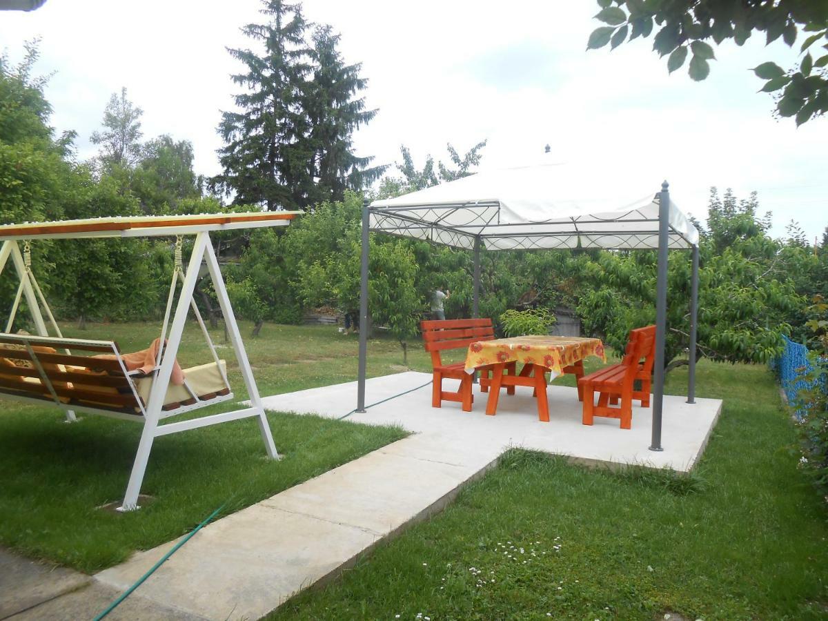 Nora Apartman Apartment Balatonfůzfő Exterior foto