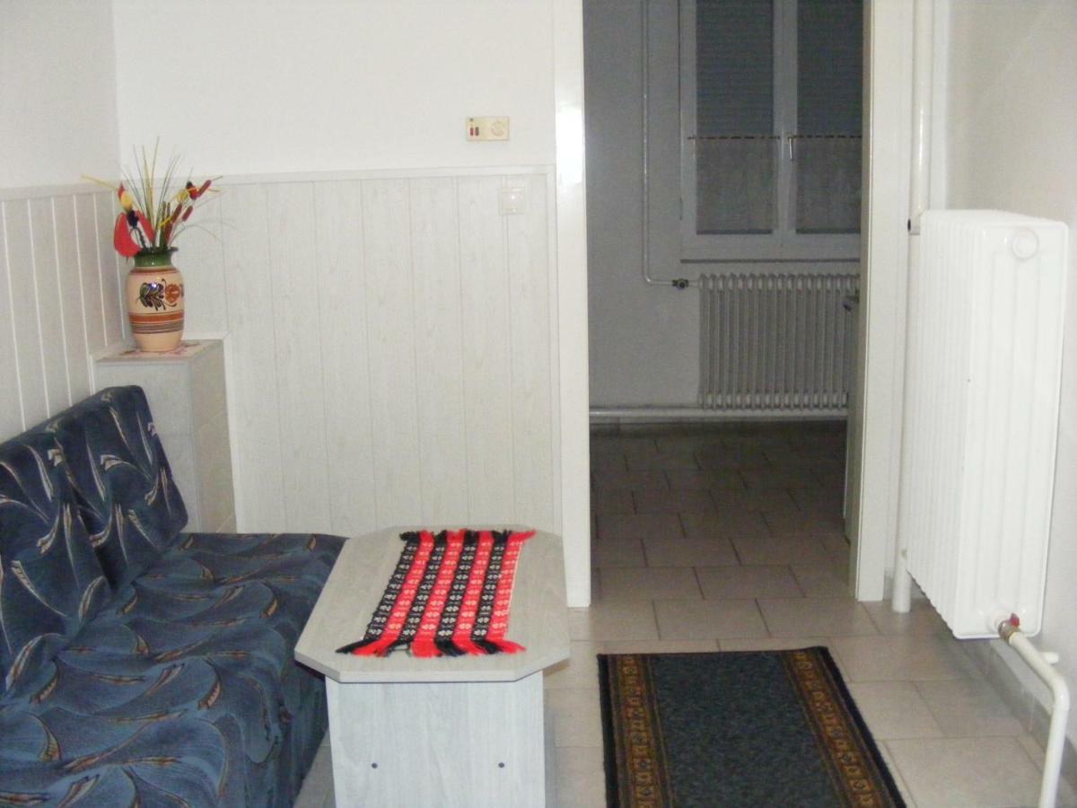 Nora Apartman Apartment Balatonfůzfő Exterior foto